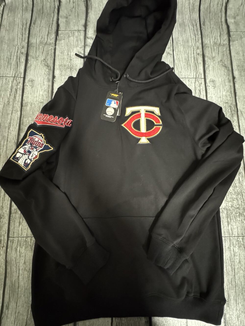 NWT Men’s Pro Standard Minnesota Twins Hoodie Large Black Chenille Patches